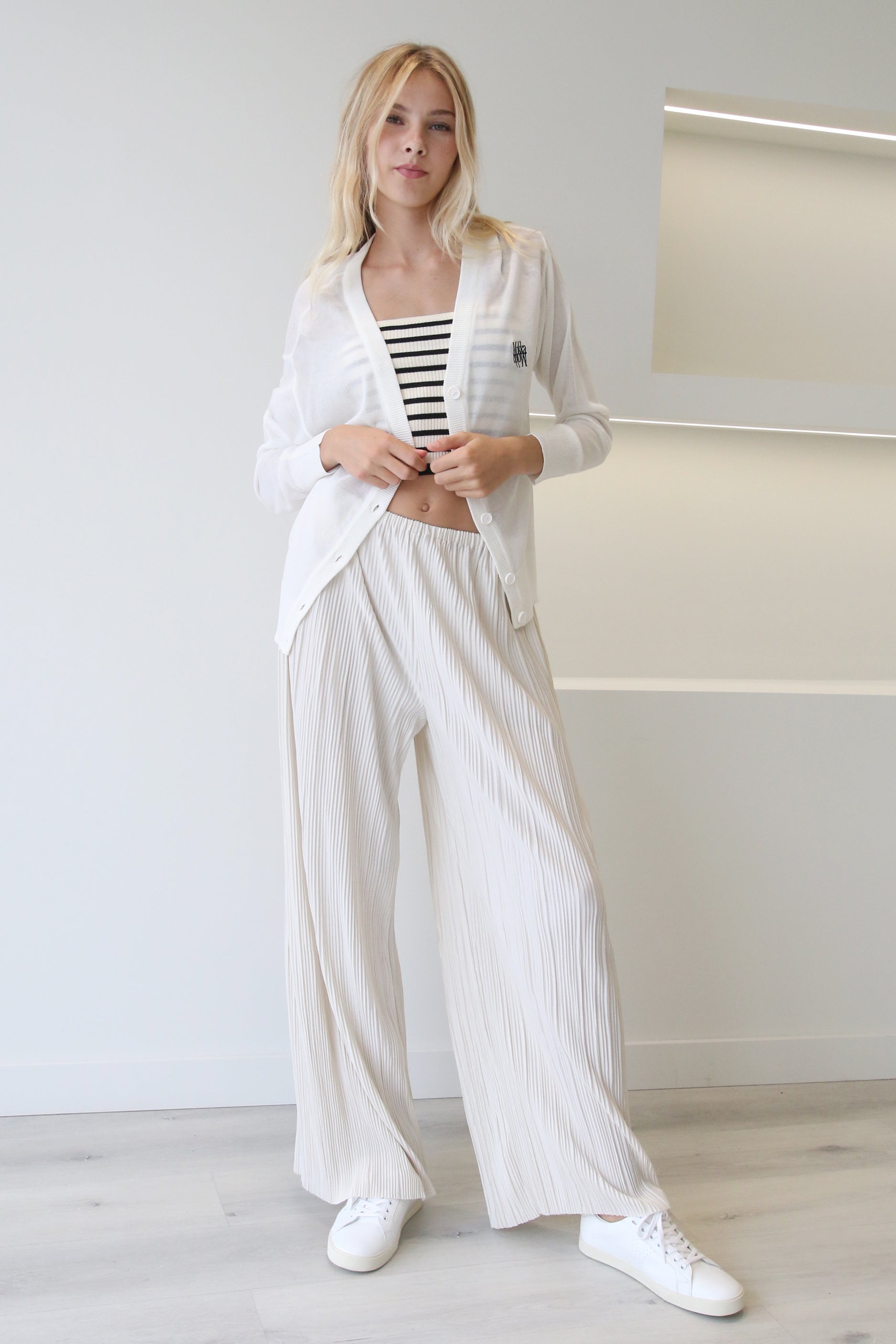 Sunblock Cardigan White – Mokka Studio