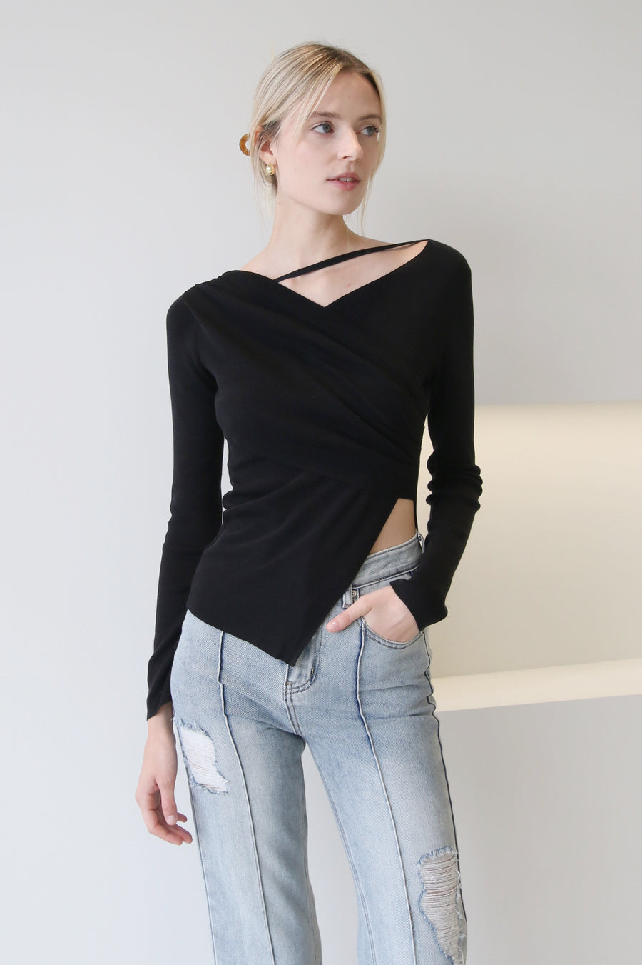 Front Wrap Thin Knit Black With Line