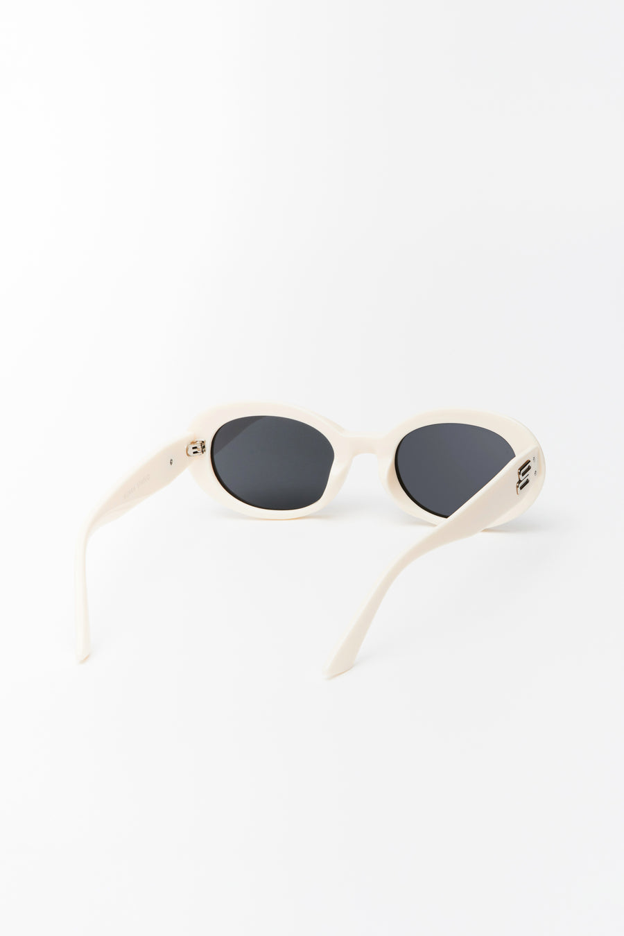 Abbie Oval Sunglasses Cream/Smoke Lens