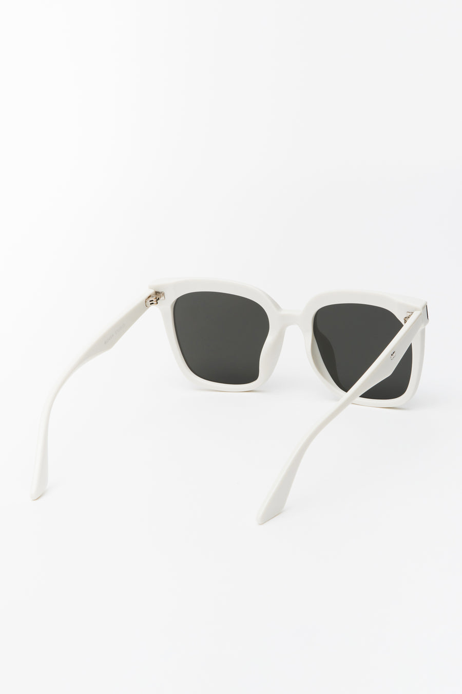 Dom Sunglasses White/Smoke Lens